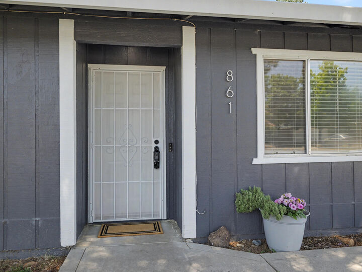 Property Photo:  861 Redwood Boulevard  CA 96003 