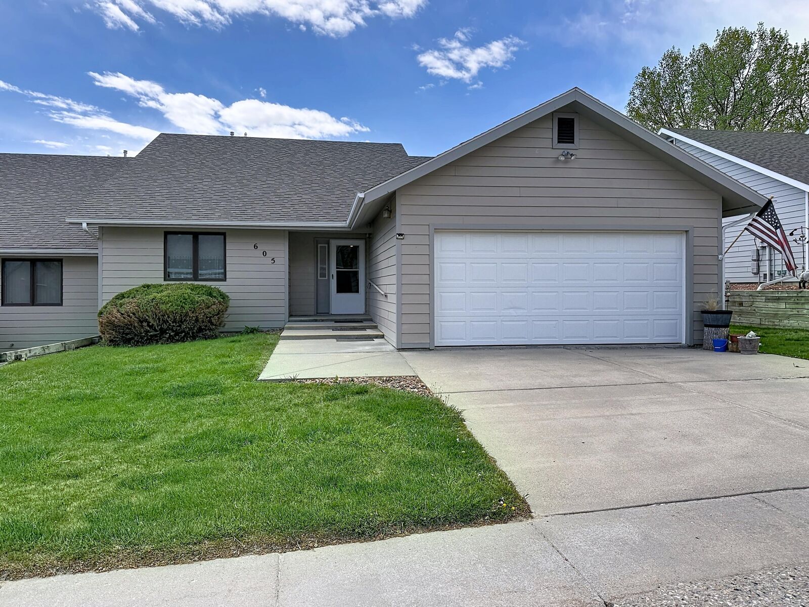 Property Photo:  605 W Hogerson Street  WY 82834 