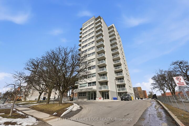 Property Photo: 2345 Confederation Parkway 703 ON L5B 2H3