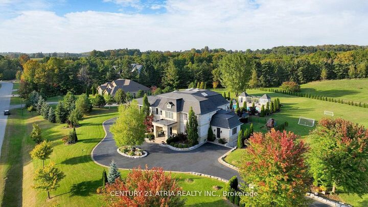 Photo de la propriété:  111 Lake Woods Drive  ON L4A 1P1 