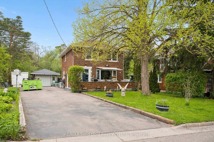 Property Photo: 786 Stirling Avenue S ON N2M 3K3