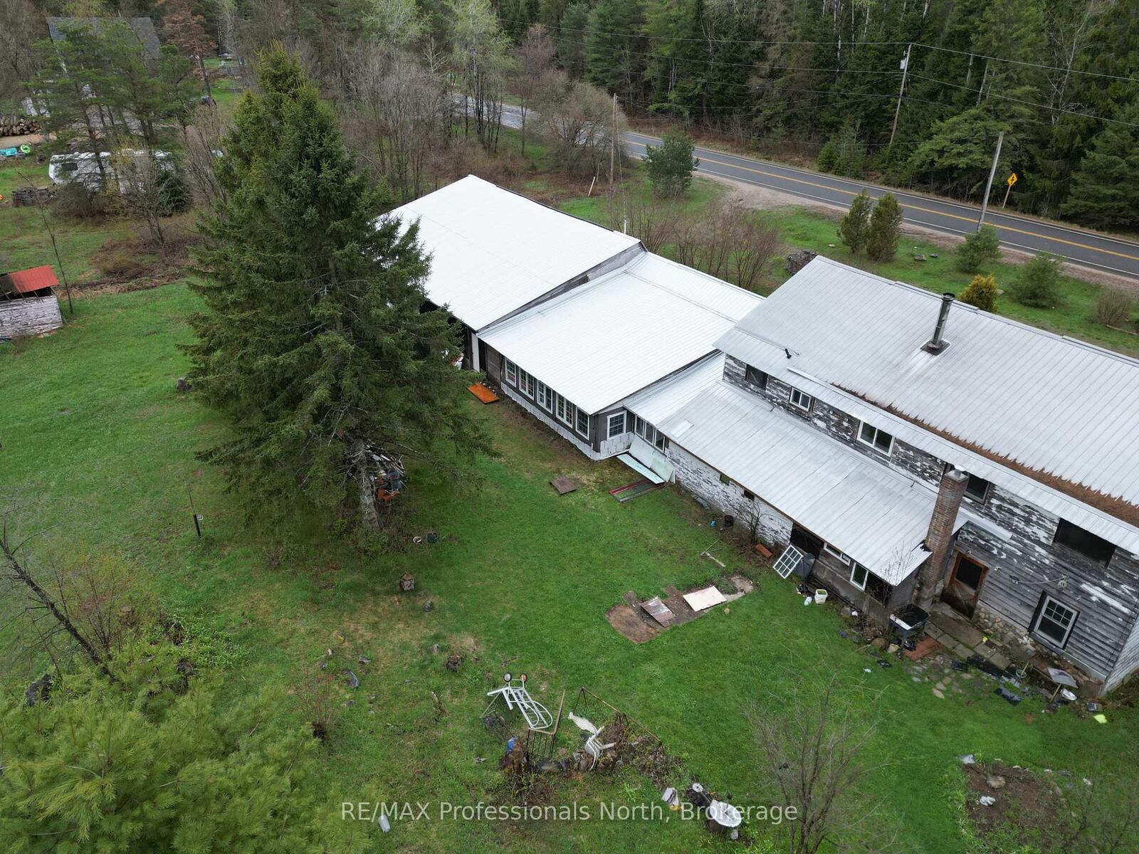 Property Photo: 3044 Gelert Road ON K0M 2K0