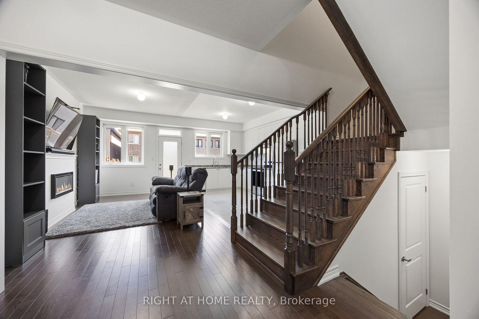 Property Photo: 51 Peter Hogg Court ON L1P 0N2