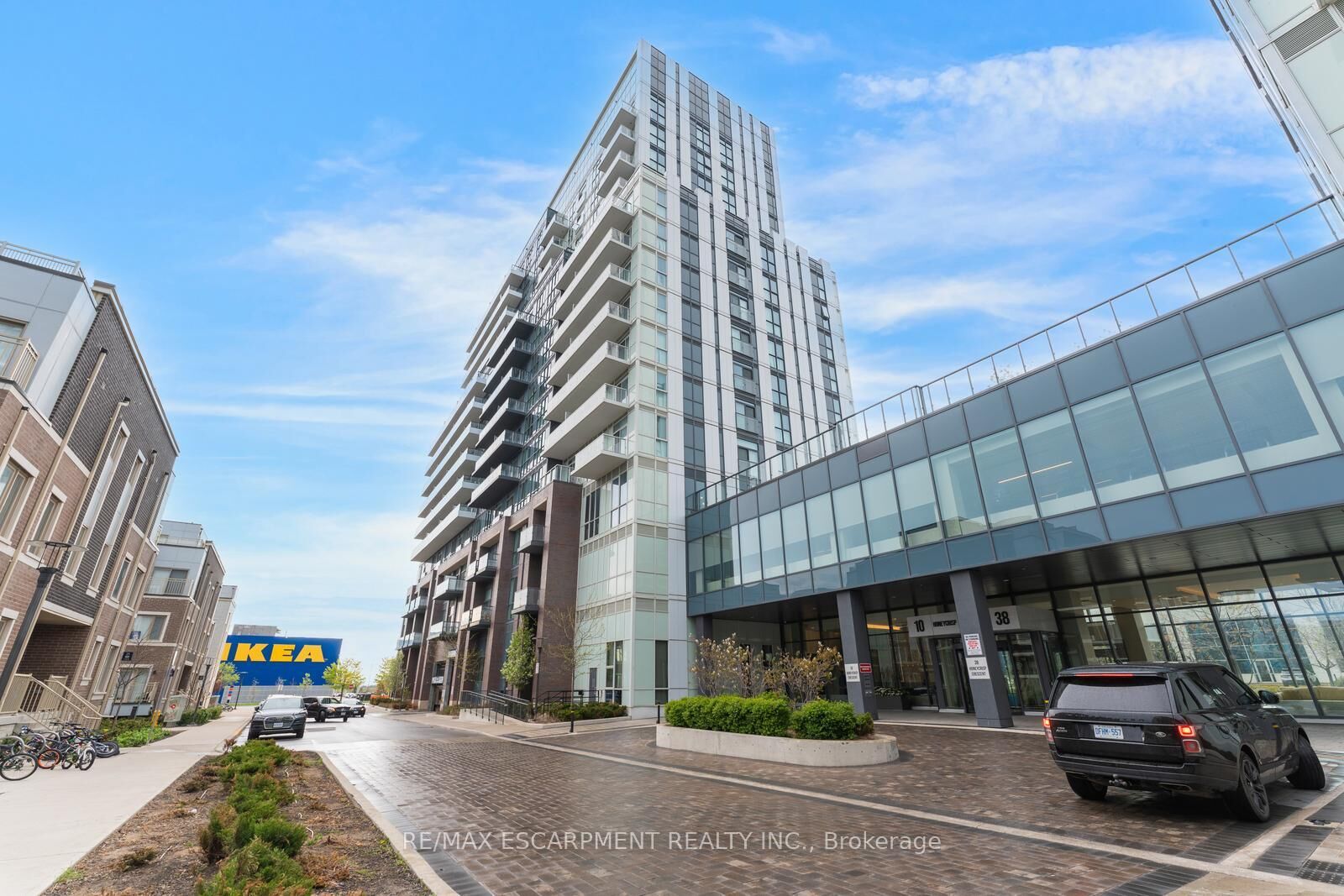 Property Photo: 10 Honeycrisp Crescent 1120 ON L4K 0M7
