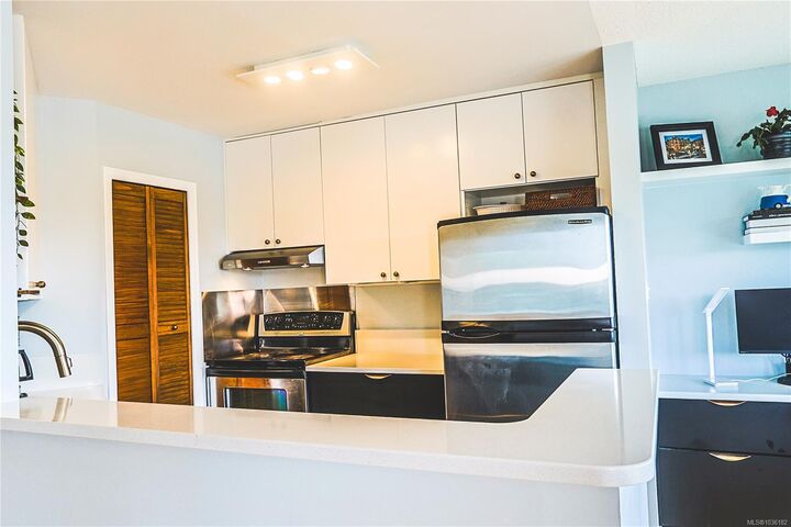 Property Photo:  4030 Quadra St 604  BC V8X 1K2 