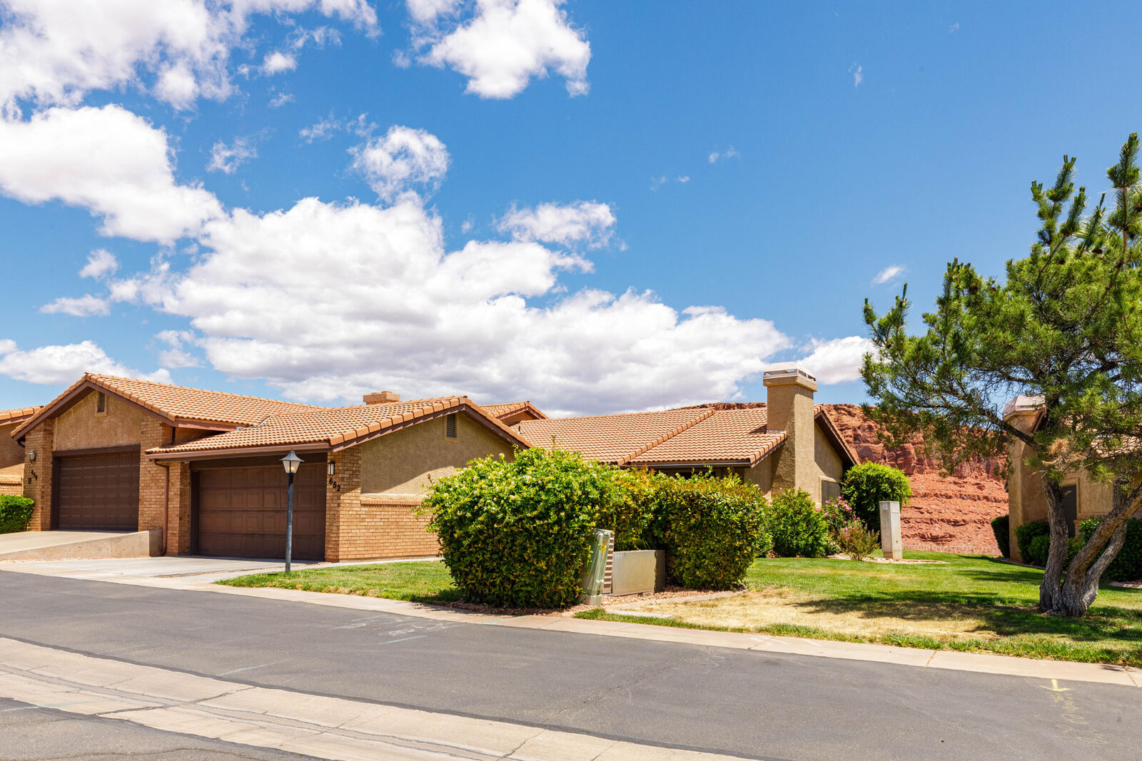 Property Photo:  652 N Ridge Rim Way  UT 84770 
