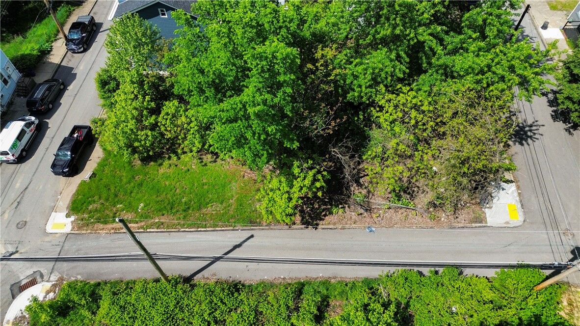 Property Photo:  1300 Stranmore St  PA 15212 