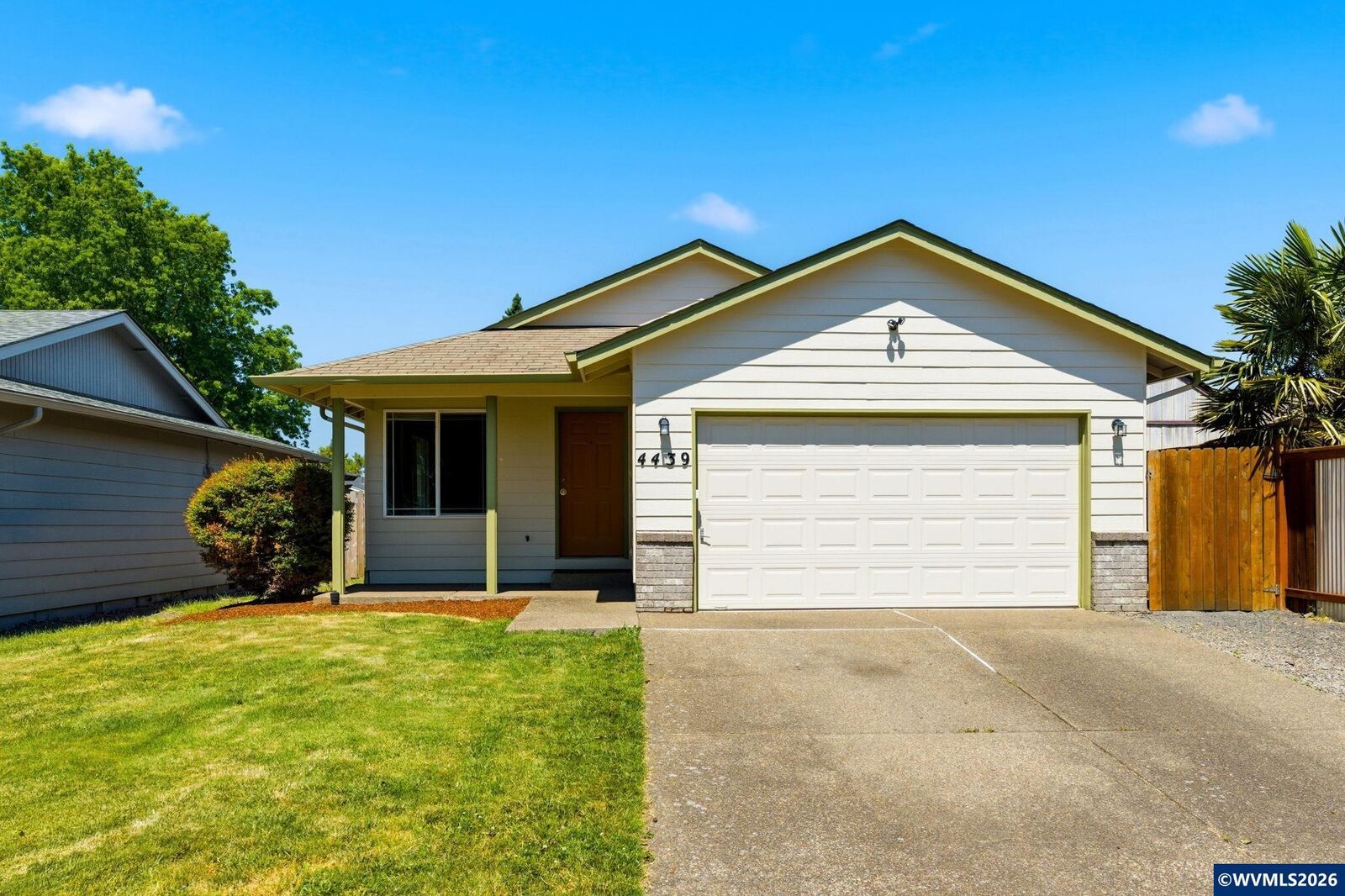 Property Photo:  4439 Longacres Av NE  OR 97301 
