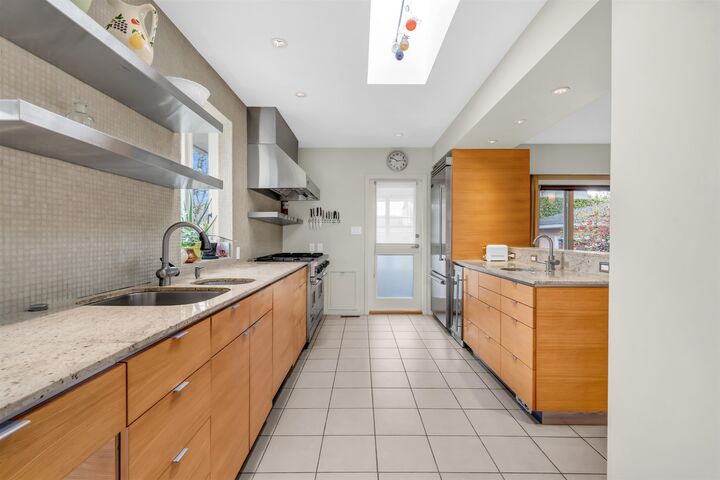 Property Photo: 1549 W 33rd Avenue BC V6M 1A8