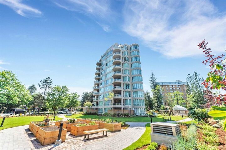 995 Roche Point Drive 903 — photo 1