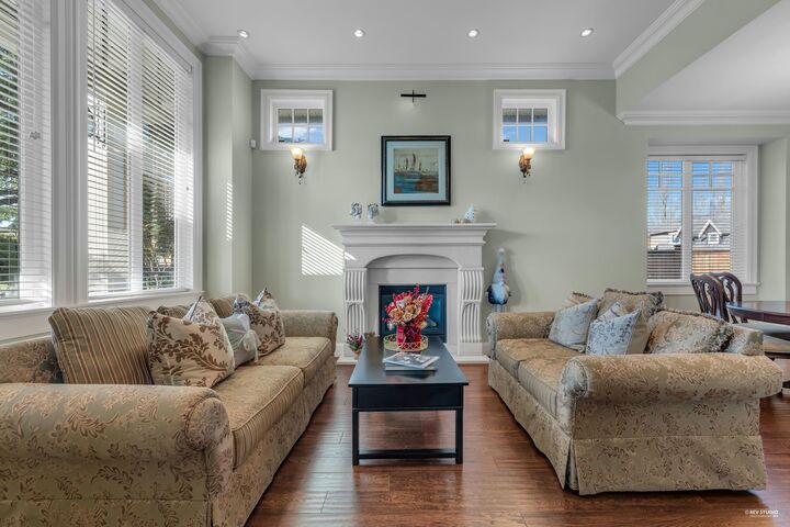Property Photo: 3317 Bentinck Place BC V7C 4H3