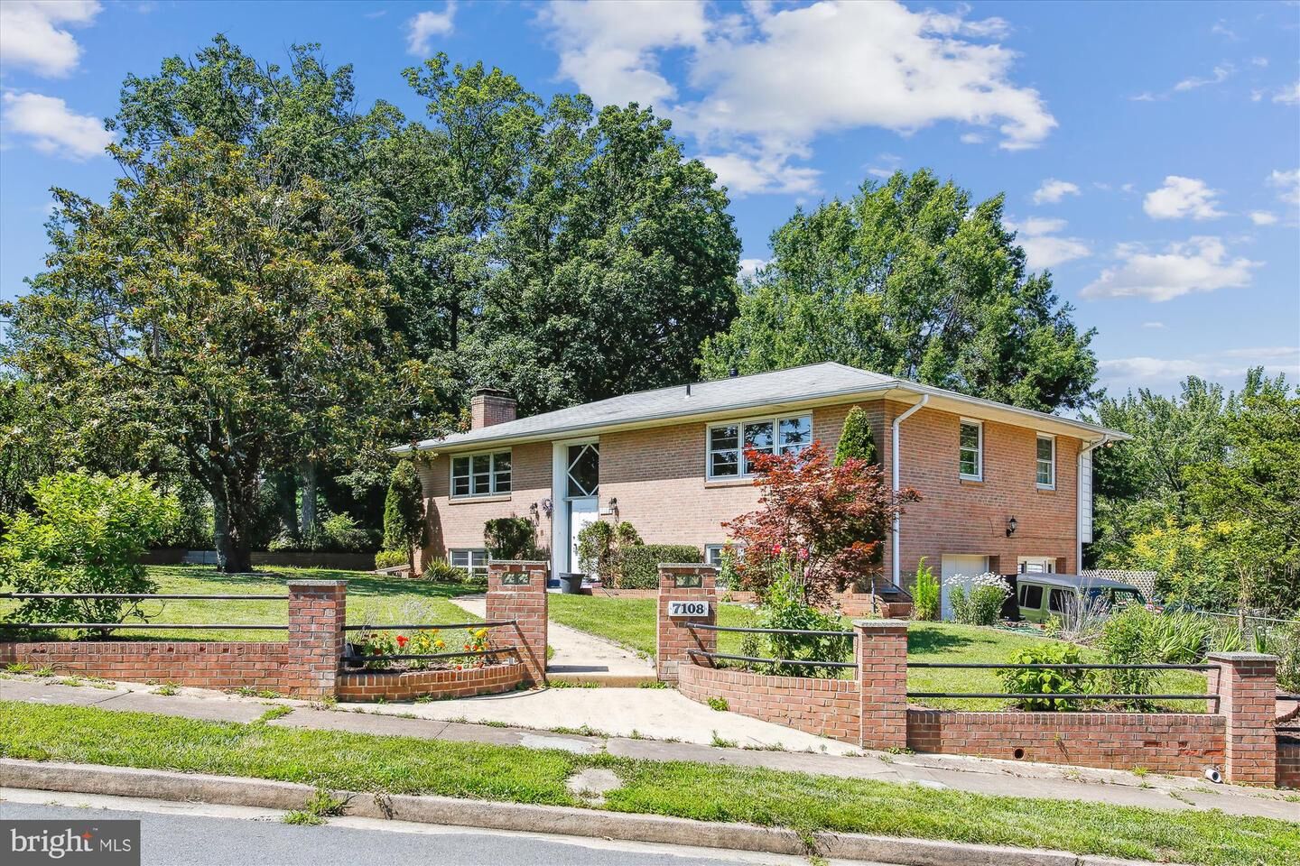 Property Photo:  7108 Waldorf Lane  VA 22046 
