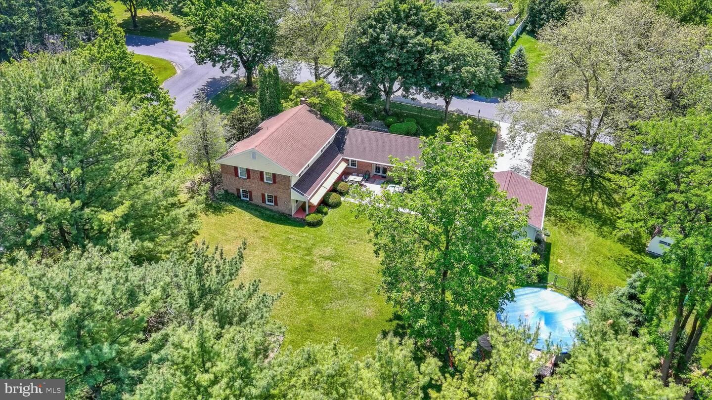 Property Photo: 10 Field Stone Drive PA 17050