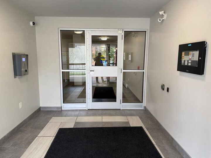 Property Photo:  670 Hugo Street South  MB R3L 2N4 