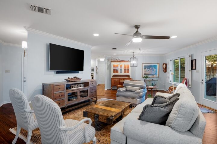 Property Photo:  1003 Avenue A  TX 78624 