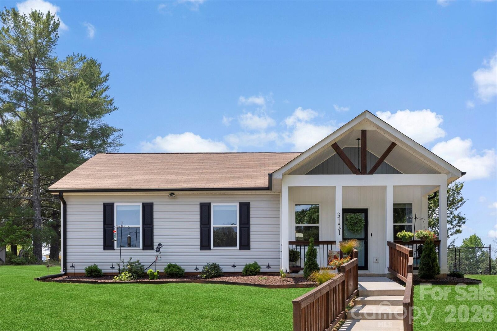Property Photo: 3121 Suffolk Drive NC 28152