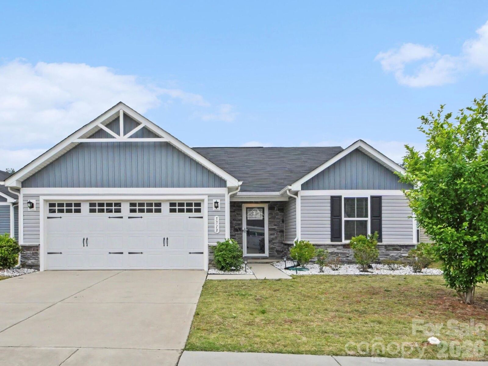 Property Photo: 5513 Hughesdale Drive NC 28215