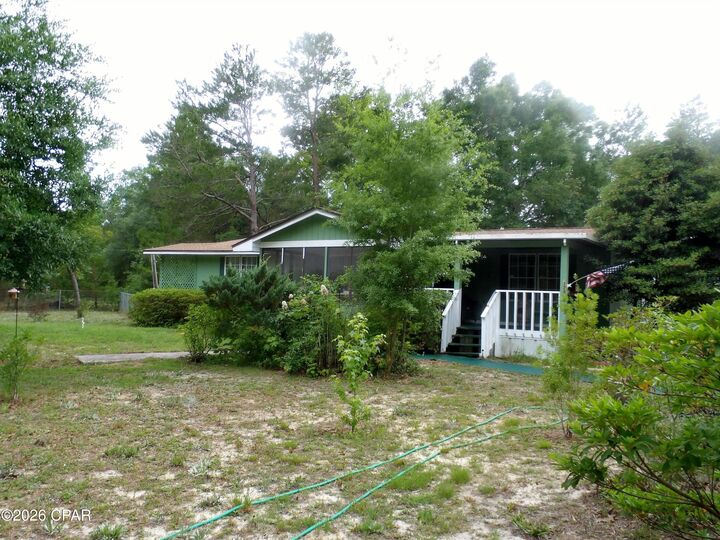 Property Photo:  128 Joseph Circle  FL 32409 
