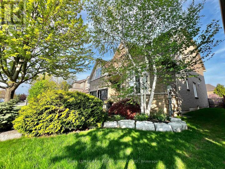 Property Photo:  3306 Fox Run Circle  ON L6L 6W5 