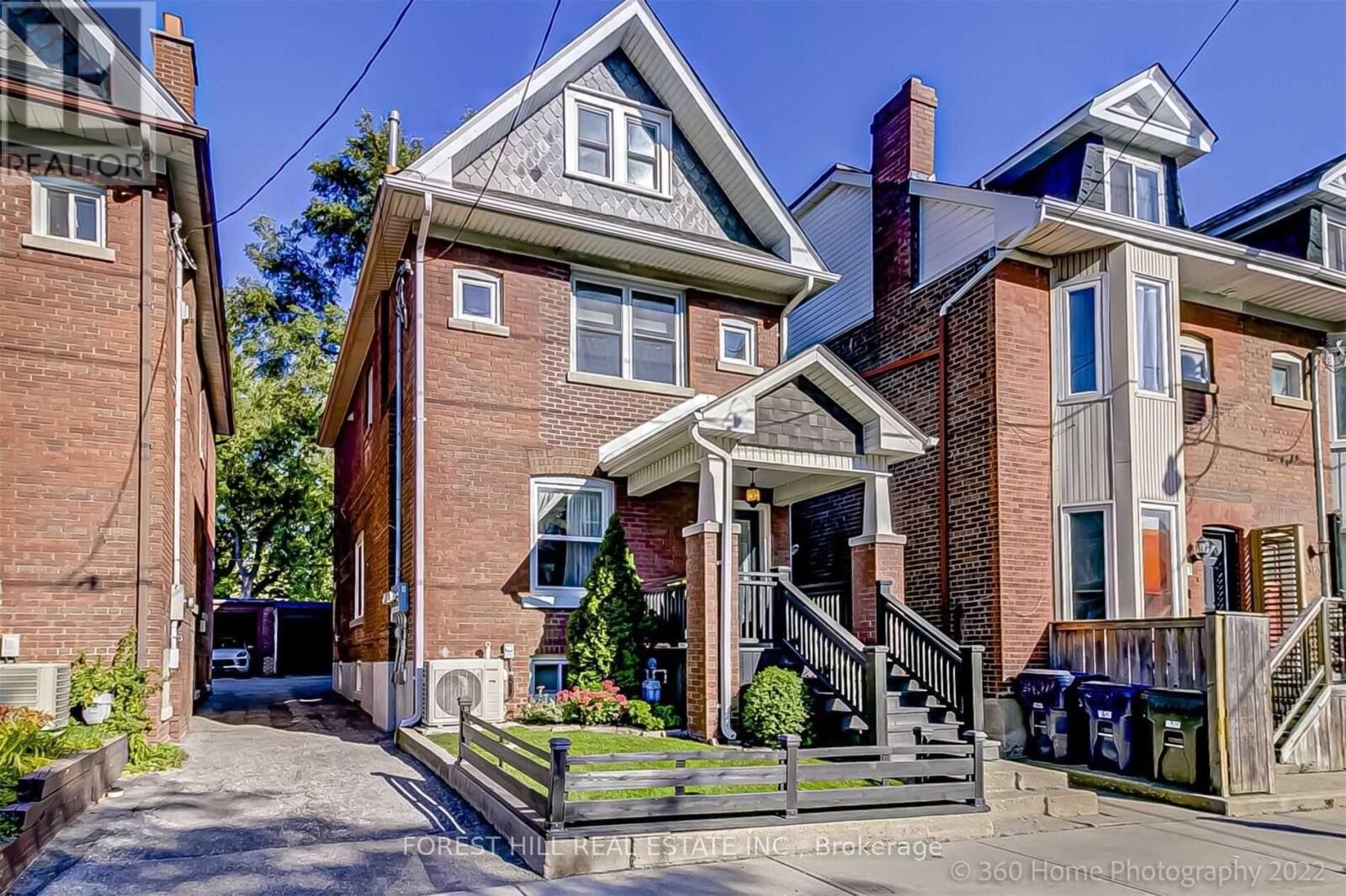 Property Photo:  373 Woodbine Avenue  ON M4L 3P7 