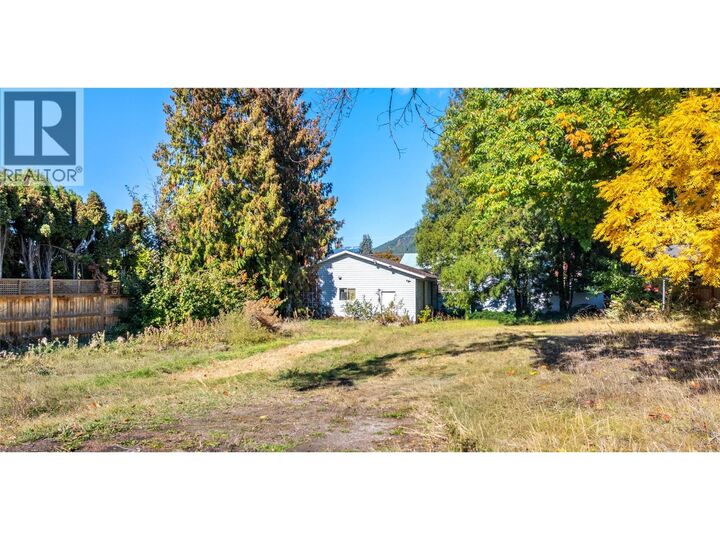 Property Photo:  2104 Ash Street  BC V0B 1G0 