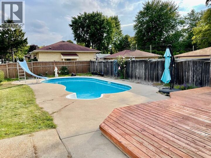 Property Photo:  943 Ellwood Avenue  ON N7V 3E9 
