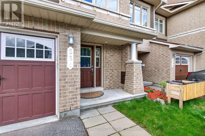 Property Photo:  236 Trailsedge Way  ON K1W 0E8 