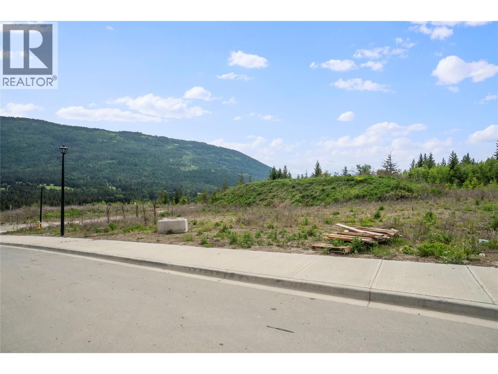 Property Photo:  6951 44 Street Northeast  BC V0E 1K0 
