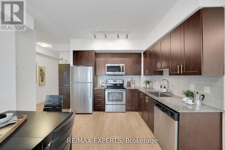 Property Photo:  3600 Highway 7 911  ON L4L 0G7 