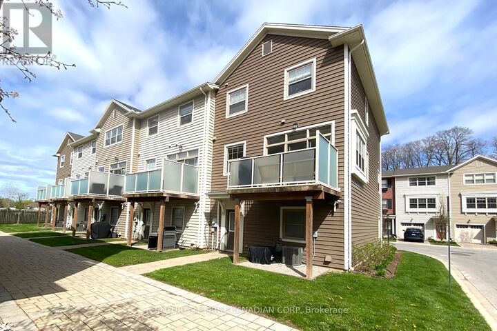 Property Photo: 1040 Coronation Drive 71 ON N6G 0R8