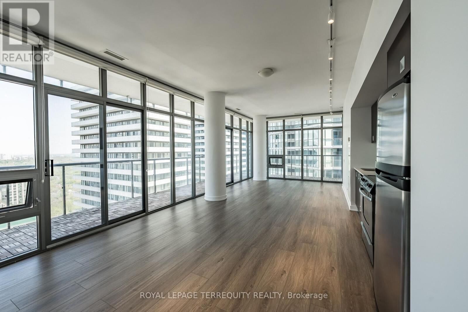 Property Photo:  33 Charles Street East 4008  ON M4Y 0A2 