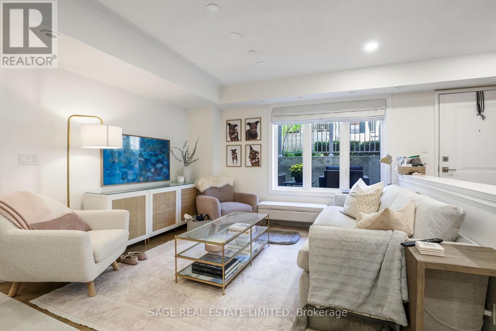 Property Photo:  90 Eastwood Park Gardens 5  ON M8W 0B2 