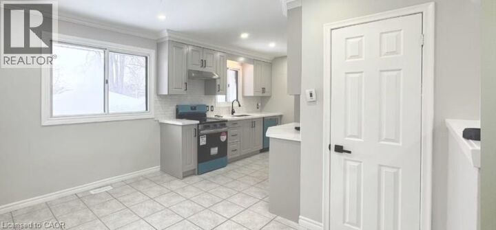 Property Photo: 100 North Fairway Road North ON N2A 2N5
