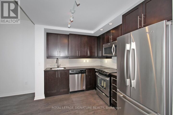 Property Photo:  85 East Liberty Street 2105  ON M6K 3R4 