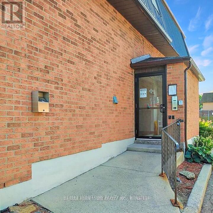 Property Photo:  819 Macodrum Drive 6  ON K6V 6P6 