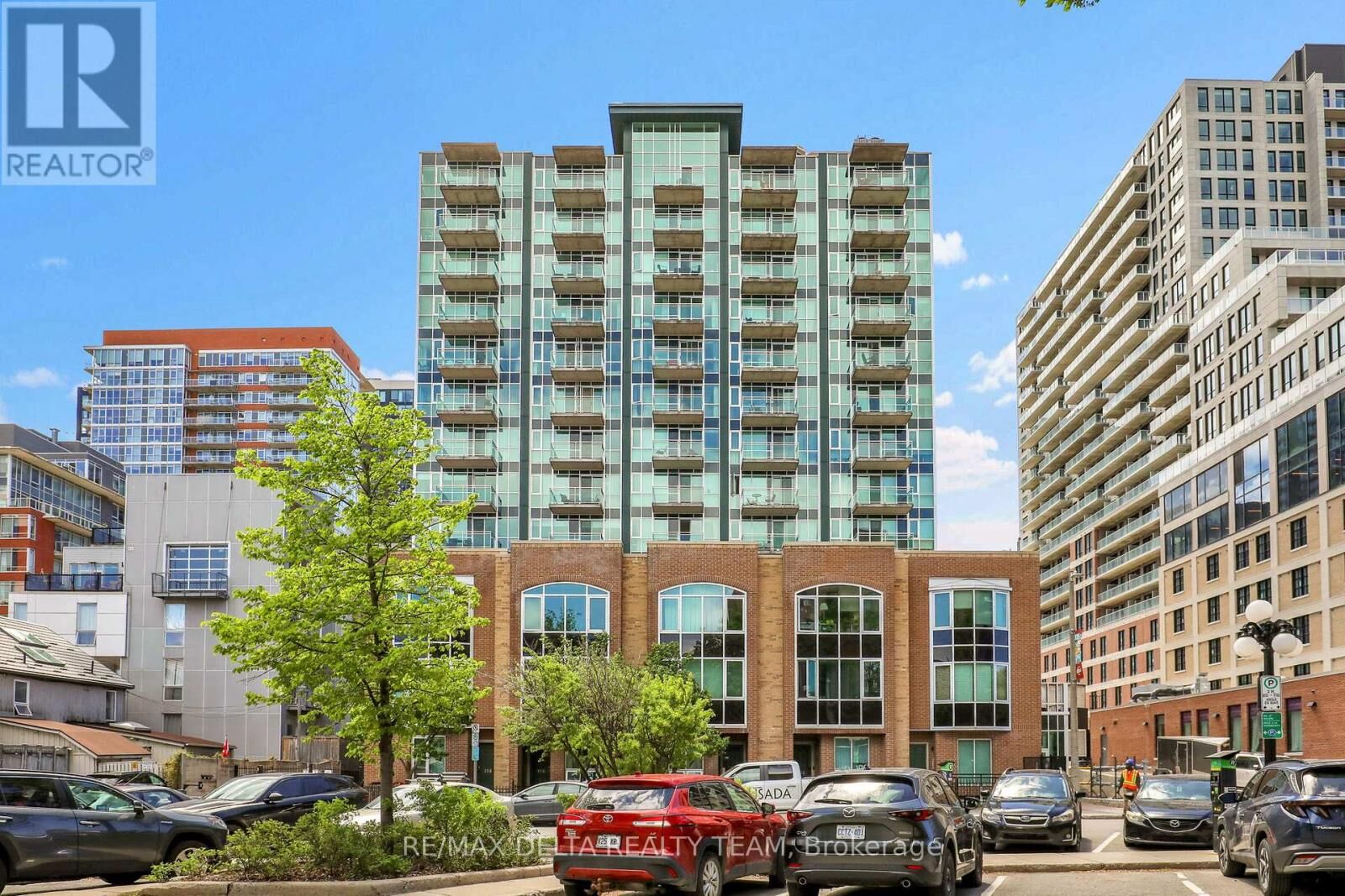 Property Photo:  134 York Street 205  ON K1N 1K8 