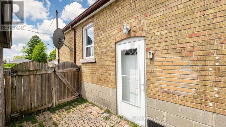 Property Photo: 31 Compton Drive Bsmt ON M1R 4A5