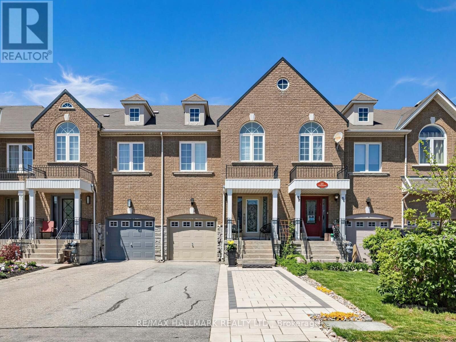 Property Photo:  92 Maple Sugar Lane  ON L4J 8S9 