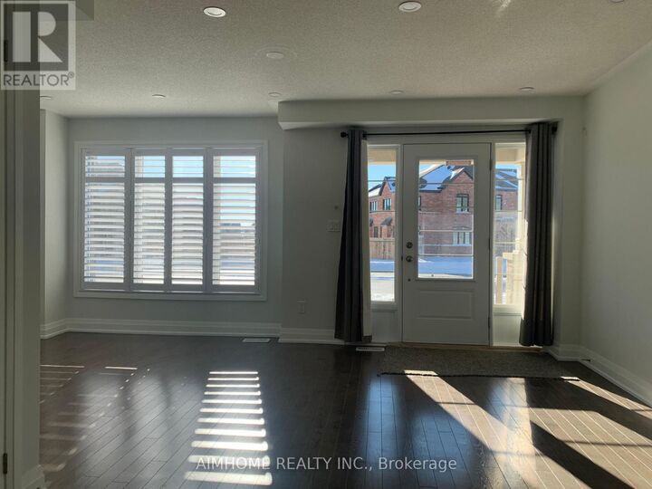 Property Photo:  12 Summerbeam Way  ON L6Y 6K5 