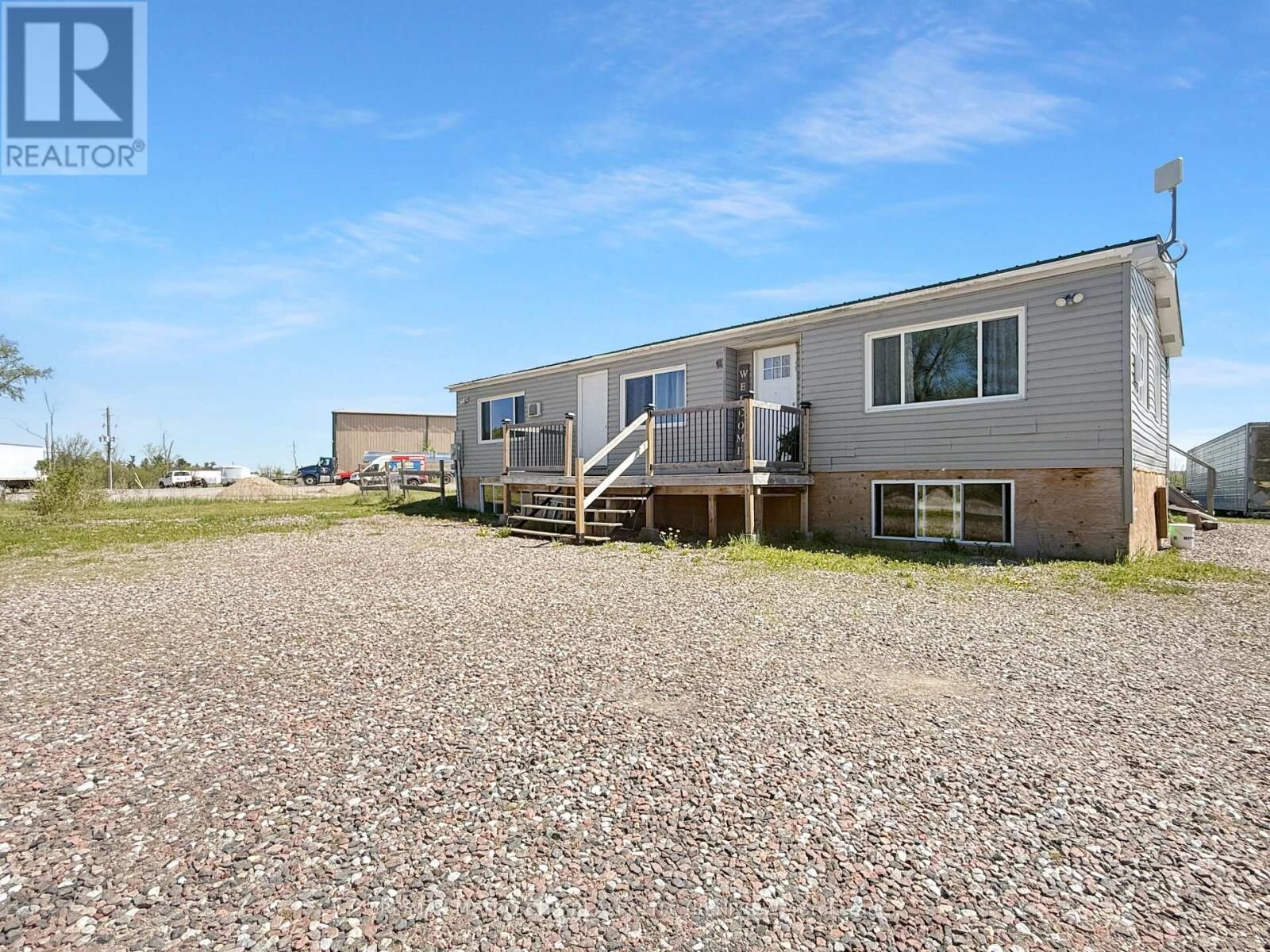 Property Photo: 211 Elliott Crescent ON K7V 3Z2