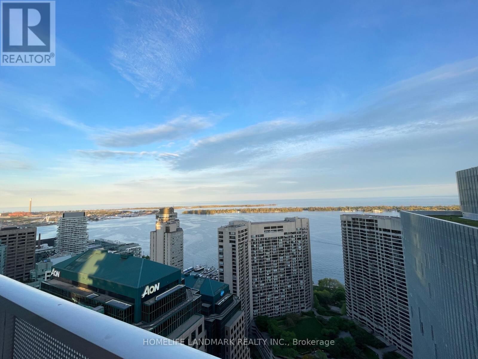 Property Photo: 88 Harbour Street 4308 ON M5J 0C3