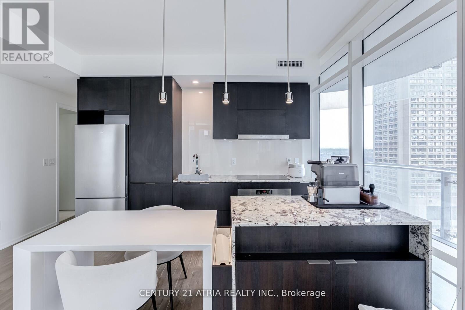 Property Photo:  1 Bloor Street East 2104  ON M4W 0A8 