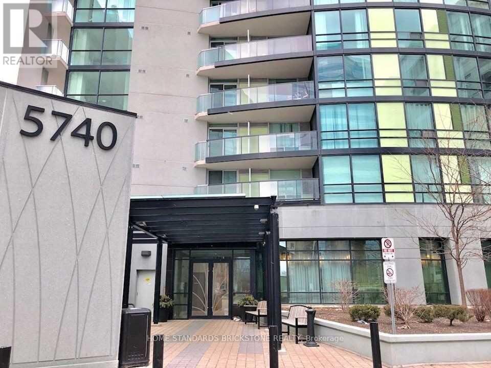 Property Photo:  5740 Yonge Street 2105  ON M2M 0B1 