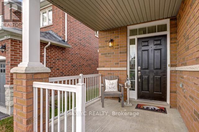 Property Photo:  114 Monarchy Street  ON L4M 0E2 