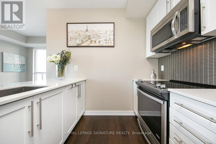 Property Photo:  4011 Brickstone Mews 4007  ON L5B 0J7 