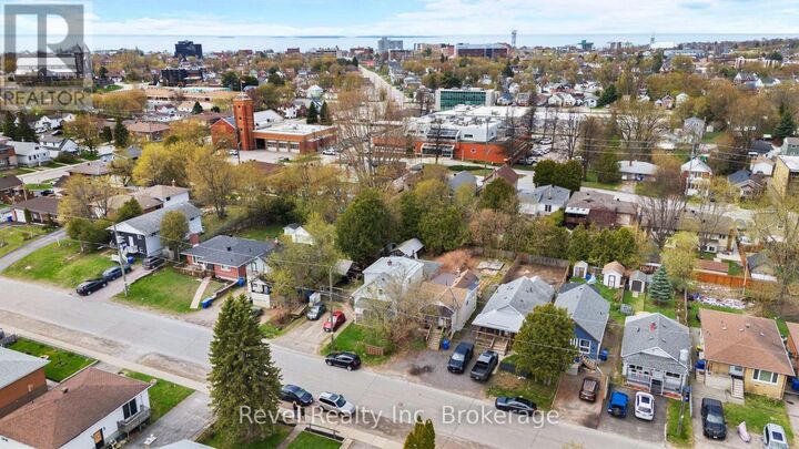 Property Photo:  155 Duke Street West  ON P1B 6E5 
