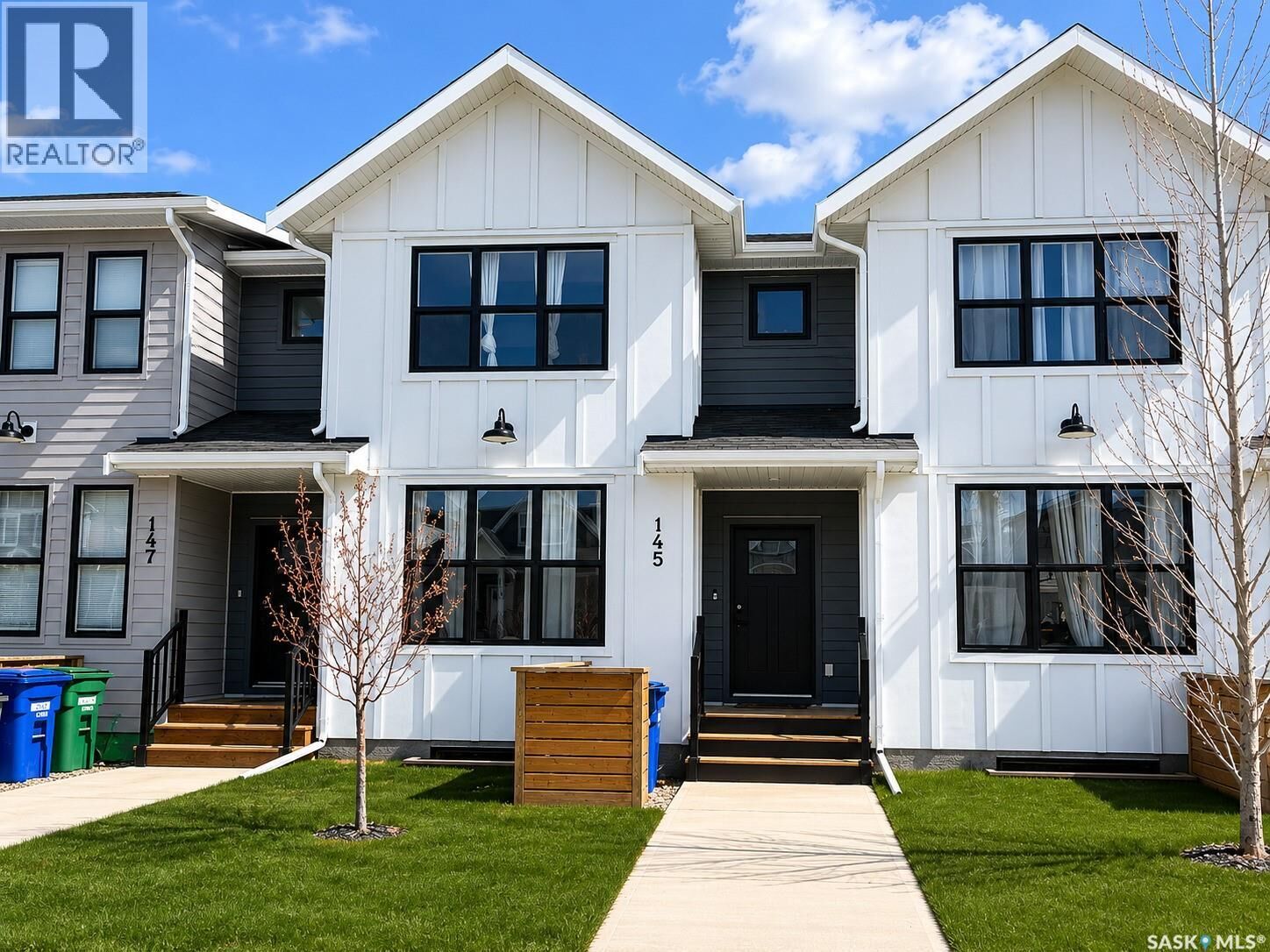 Property Photo:  145 Rosewood Boulevard E  SK S7V 0P4 