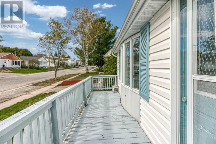 Property Photo:  79 Roman Ave  ON P5A 1S2 