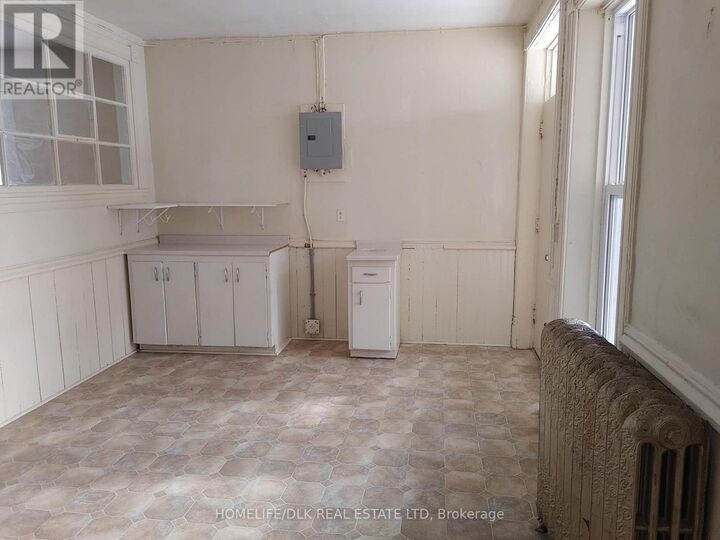 Property Photo: 33 King Street West 2 ON K6V 3P7