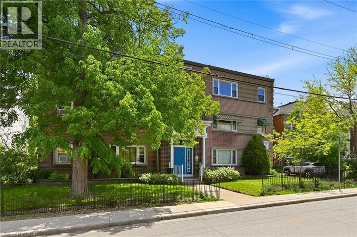 Property Photo:  137 Emerald Street South 28  ON L8N 2V4 
